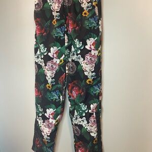 Nike Women’s Woven Snap Leg Track Pants Black Floral Size Small